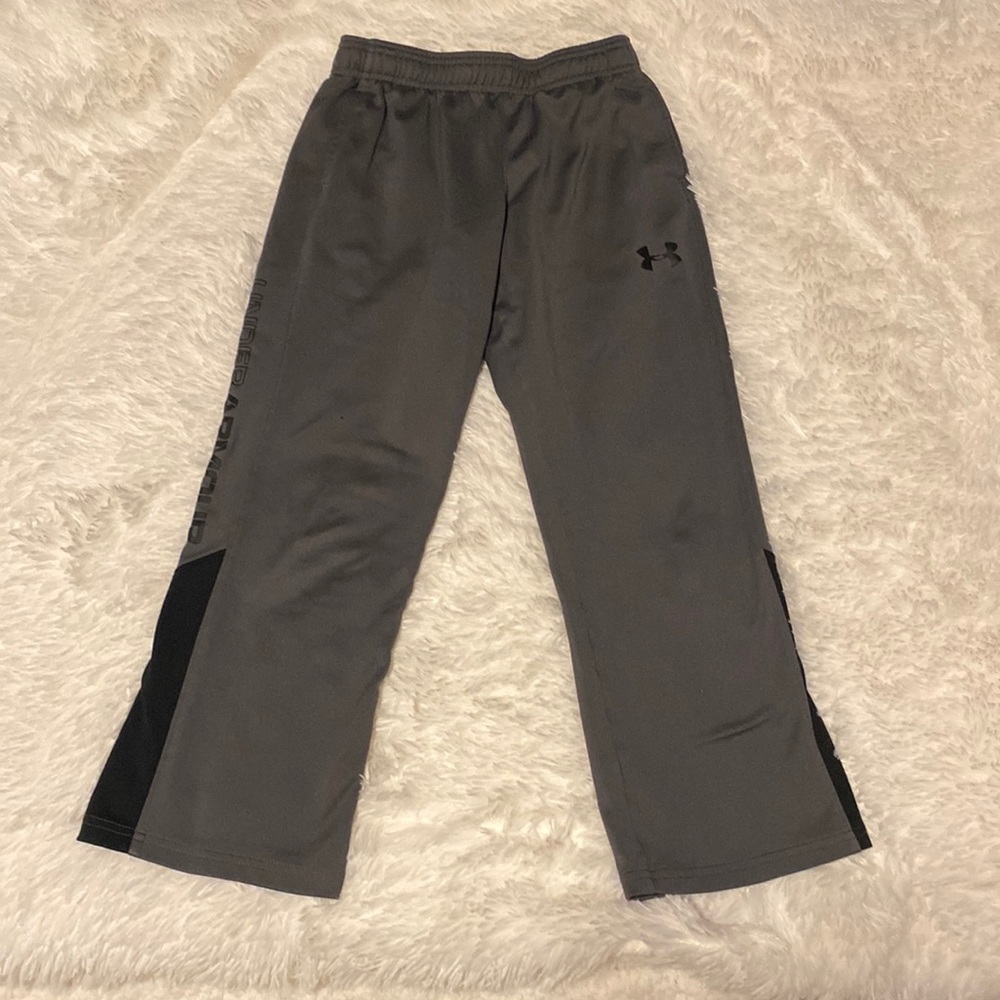 Boys small under armor pants. Smoke free home